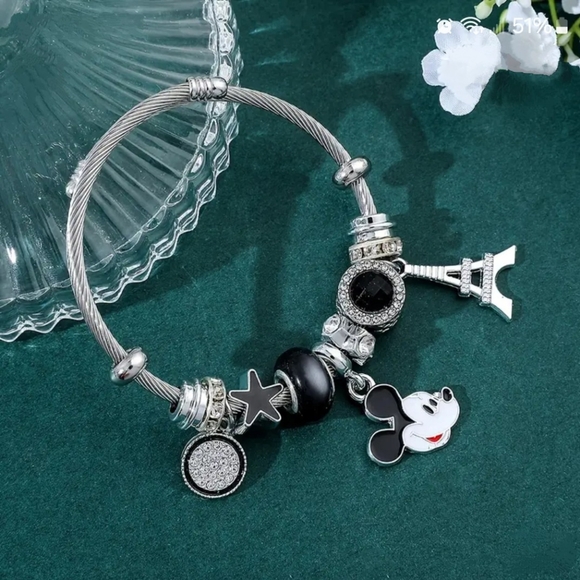🌸2 For $15🌸 Disney Mickey Mouse Paris Charm Bracelet - Picture 1 of 2
